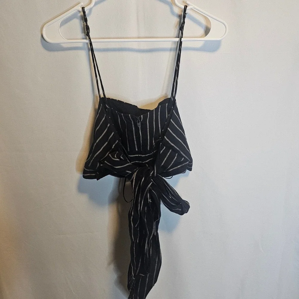 The Fifth Label Striped Tie Back Cami Crop Top US 6 Black Sleeveless Cute Medium - Picture 6 of 6